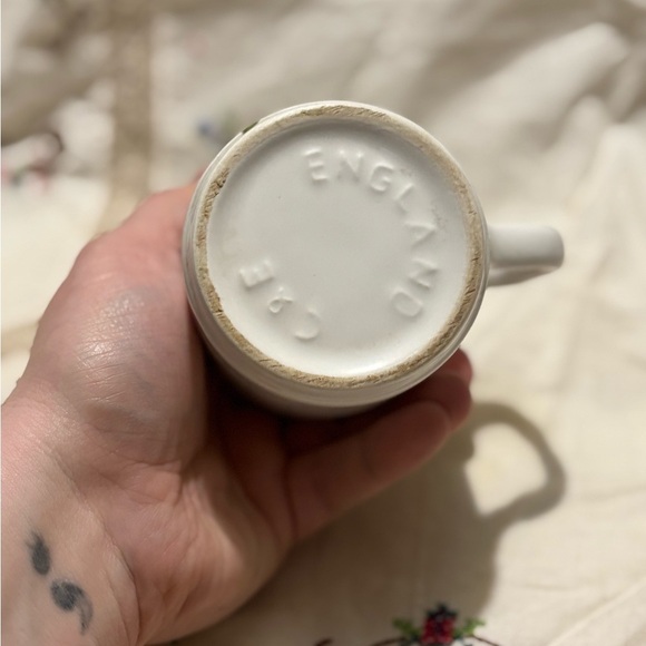 Vintage White Floral Mug with Gold Script - Picture 3 of 7